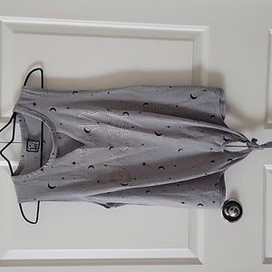 Sleeveless front tie tank